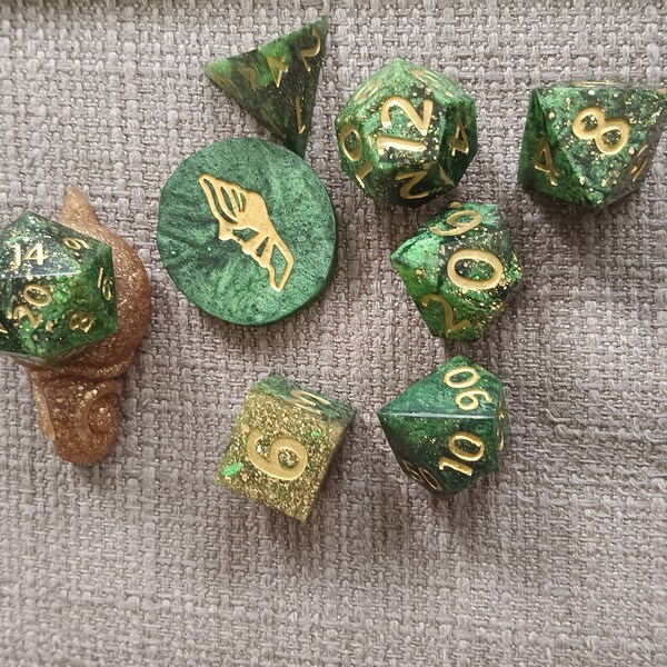 Q-Workshop MIX07 - 80-Piece Classic RPG Dice Set In A Round Jar