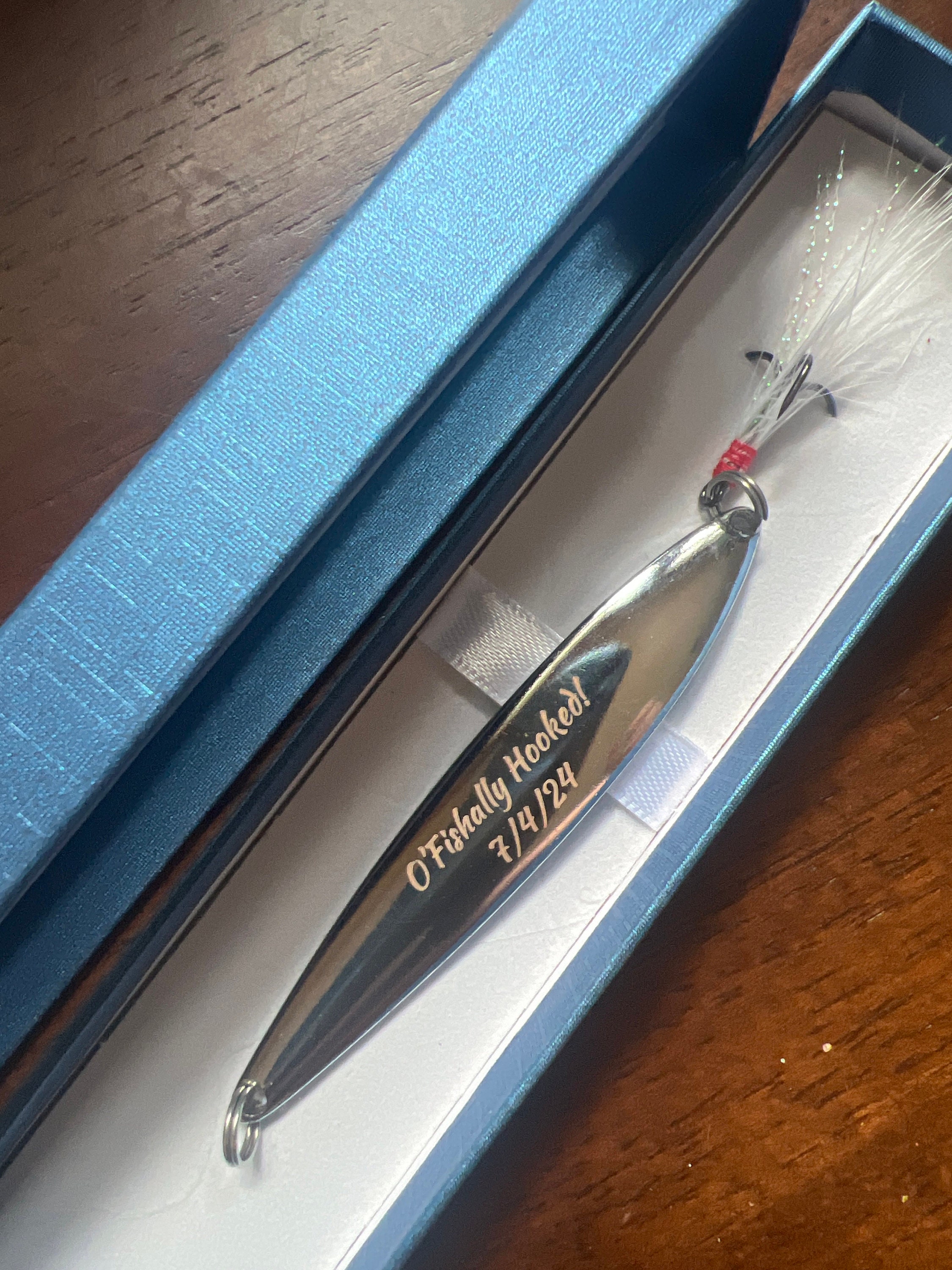 Personalized Fishing Custom Engraved Lure - Favorite catch - Hooked on you - Any text Gift Present - Best Catch of My Life - oFishially