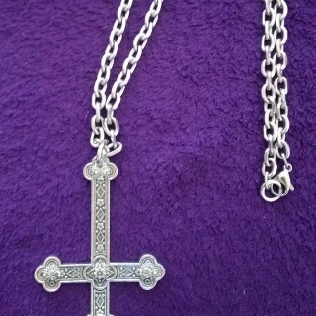 INVERTED CROSS Necklace, Upside Down Cross, Satanic Jewelry, Occult Jewelry, Victorian, Ornate Cross, Euronymous, Norwegian Black Metal - Etsy Sweden INVERTED CROSS Necklace, Upside Down Cross, Satanic Jewelry, Occult Jewelry, Victorian, Ornate Cross, Euronymous, Norwegian Black Metal - Etsy Sweden