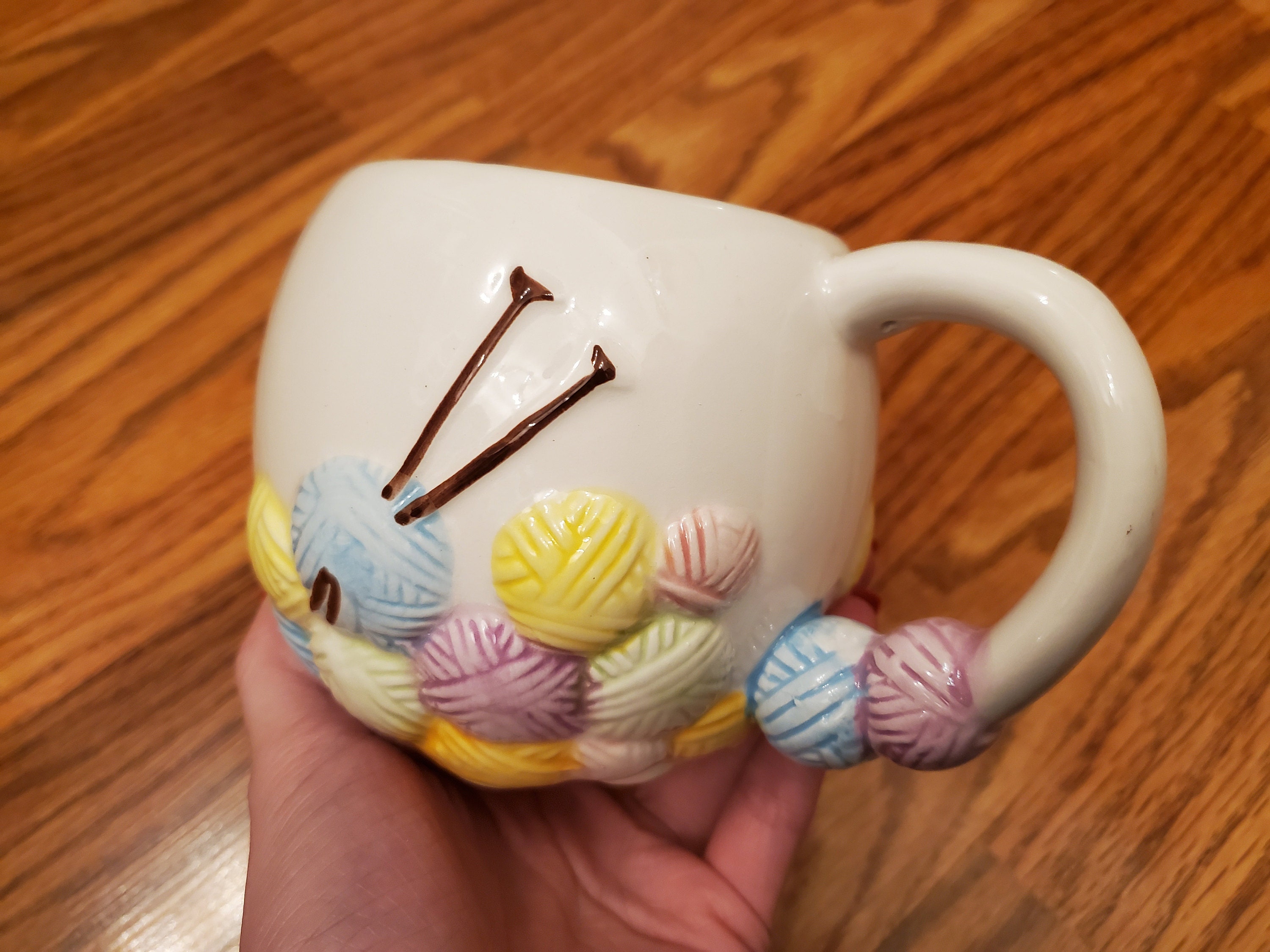 Sew Thirsty Desk Organiser - Grey, Pink or White - Pens Pencils Holder Crafts Gift Novelty Knitting Yarn Mug