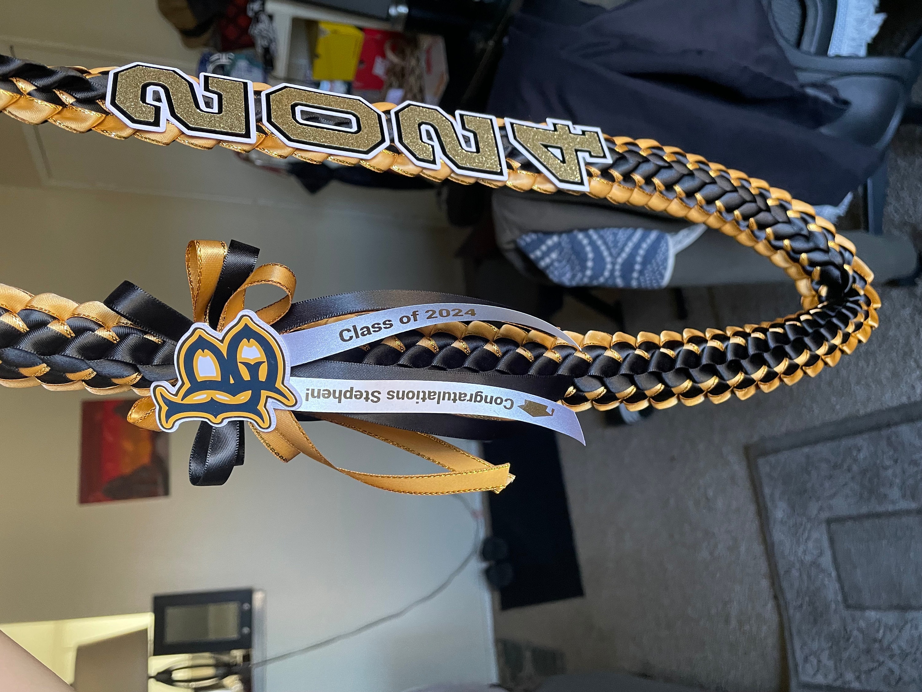 Abschluss-Lei - individuell an jedes College- oder Highschool-Logo und jede Highschool-Farbe angepasst - Personalisierter Lei, Klasse von 2025, Senior Night Lei