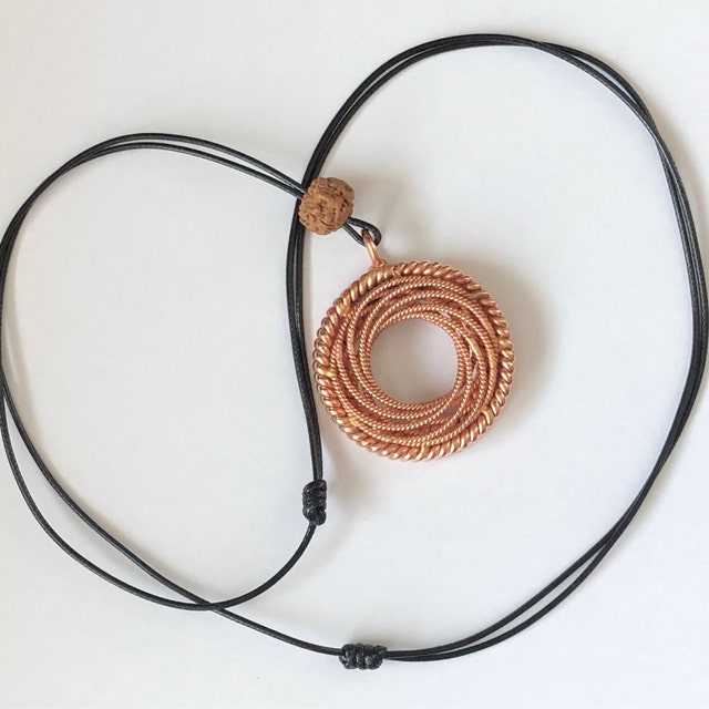 関送込 ILLUSORY Divergent Mechanical Twisted Ring Overtwisting and Coiling Highly Enhance Strain Generation of