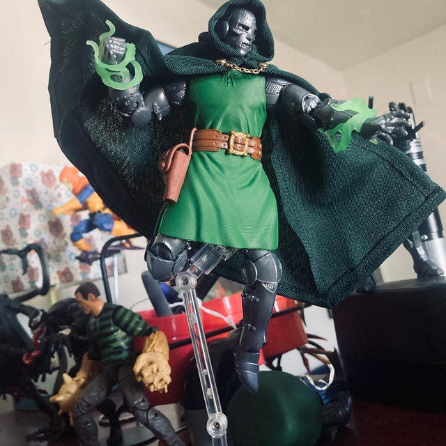 1/12 Dr Doom Wired Cloak and Tunic Set for Marvel Legend or