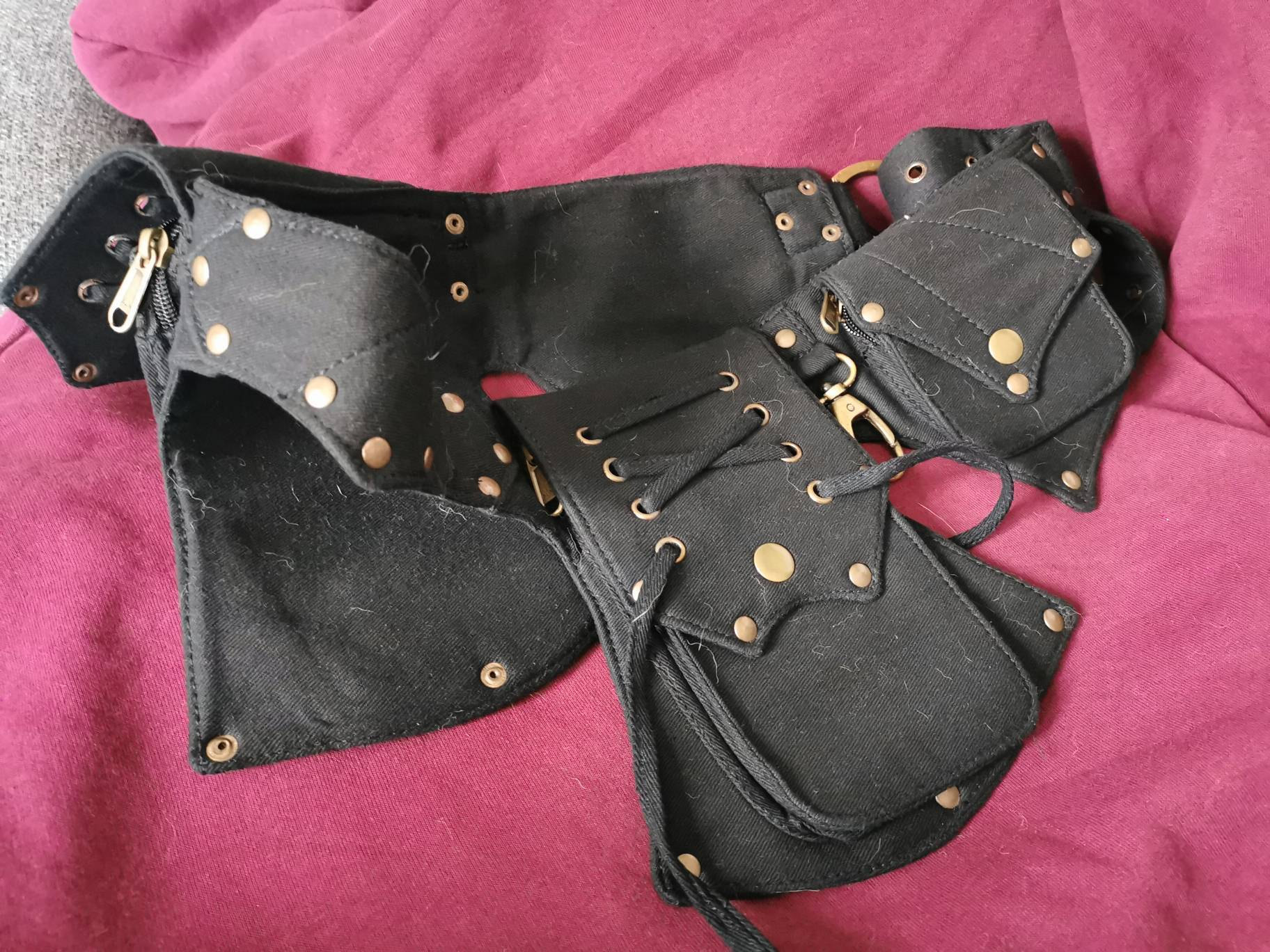 Pocket belt ~ Utility belt ~ Festival and travel hip bag ~ With 5 pockets ~ Black cotton ~ Unisex ~ The Celticbelt