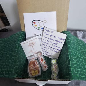Thanhnhi added a photo of their purchase