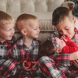 Winter Hair Bow, Christmas Plaid Bow, Christmas Hair Bow, Red Hair Bow