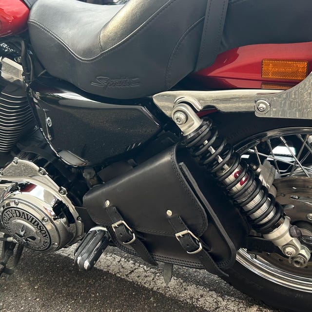 ORLETANOS Support Sacoche Latérale Harley Sportster 2001+ – Forty Eight, Iron 883, Nightster, Bobber