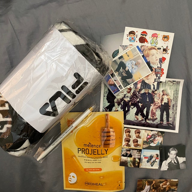 BTS Bangtan Boys Official Sealed Unused FILA Blanket Tour in