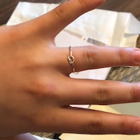 Orecchini a cerchio 2 cm in argento 925 placcato oro con zircone a goccia – Jewels
