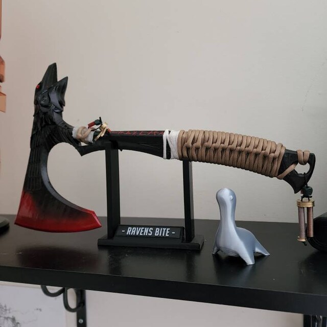 Bloodhound Raven's Bite Heirloom 1:1 Weighted Replica Apex Legends