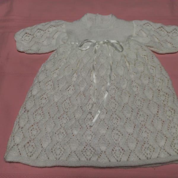 RETIREMENT SALE Vintage Crochet Pattern Heart Motif Baby Afghan Pram