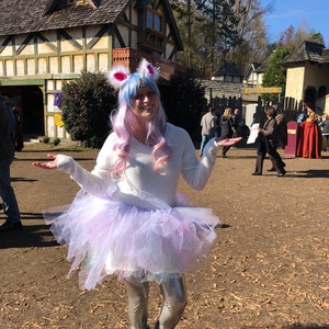 The headdress in faux lynx