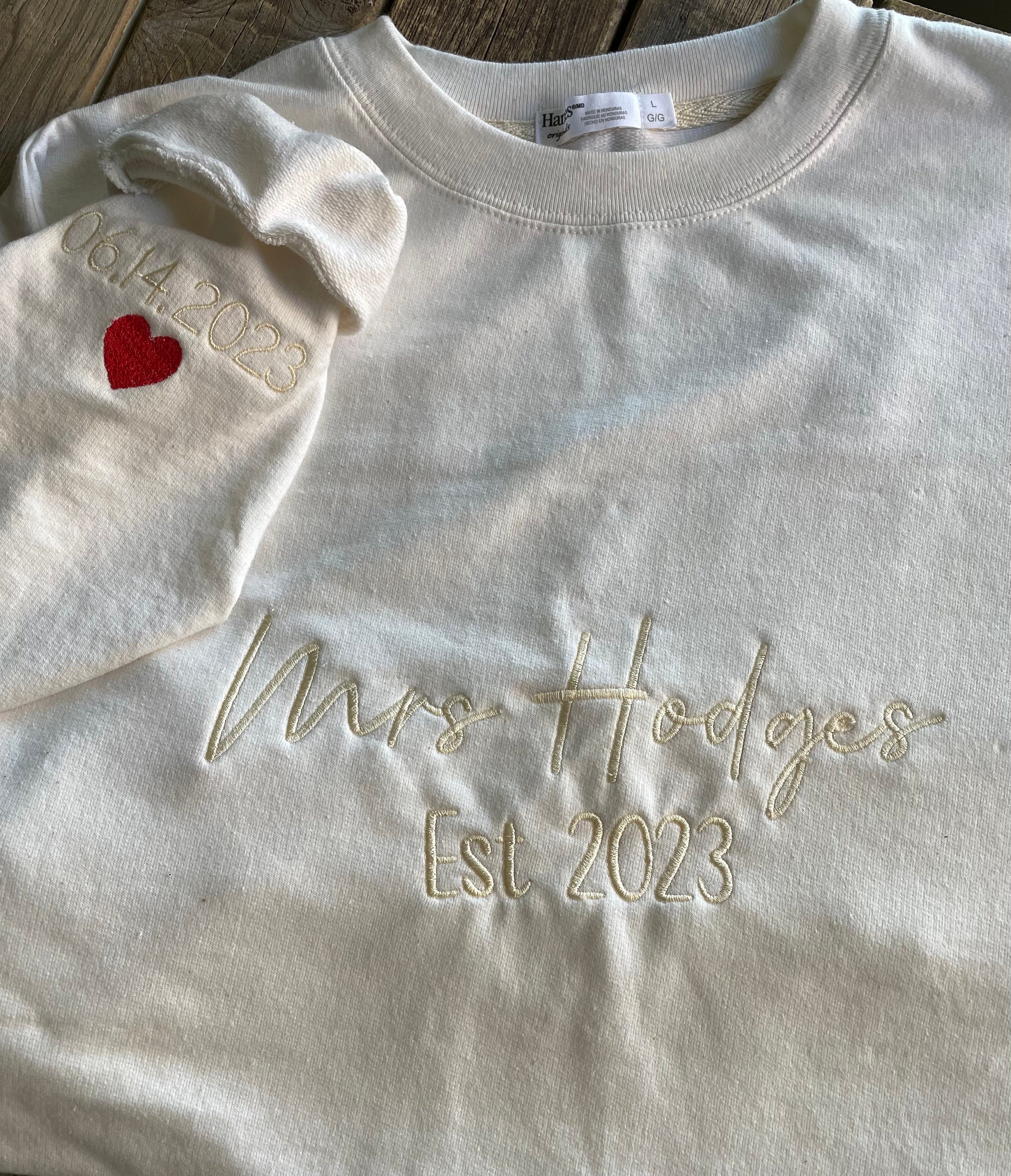 Customer photo for Mona Lisa - Embroidery font