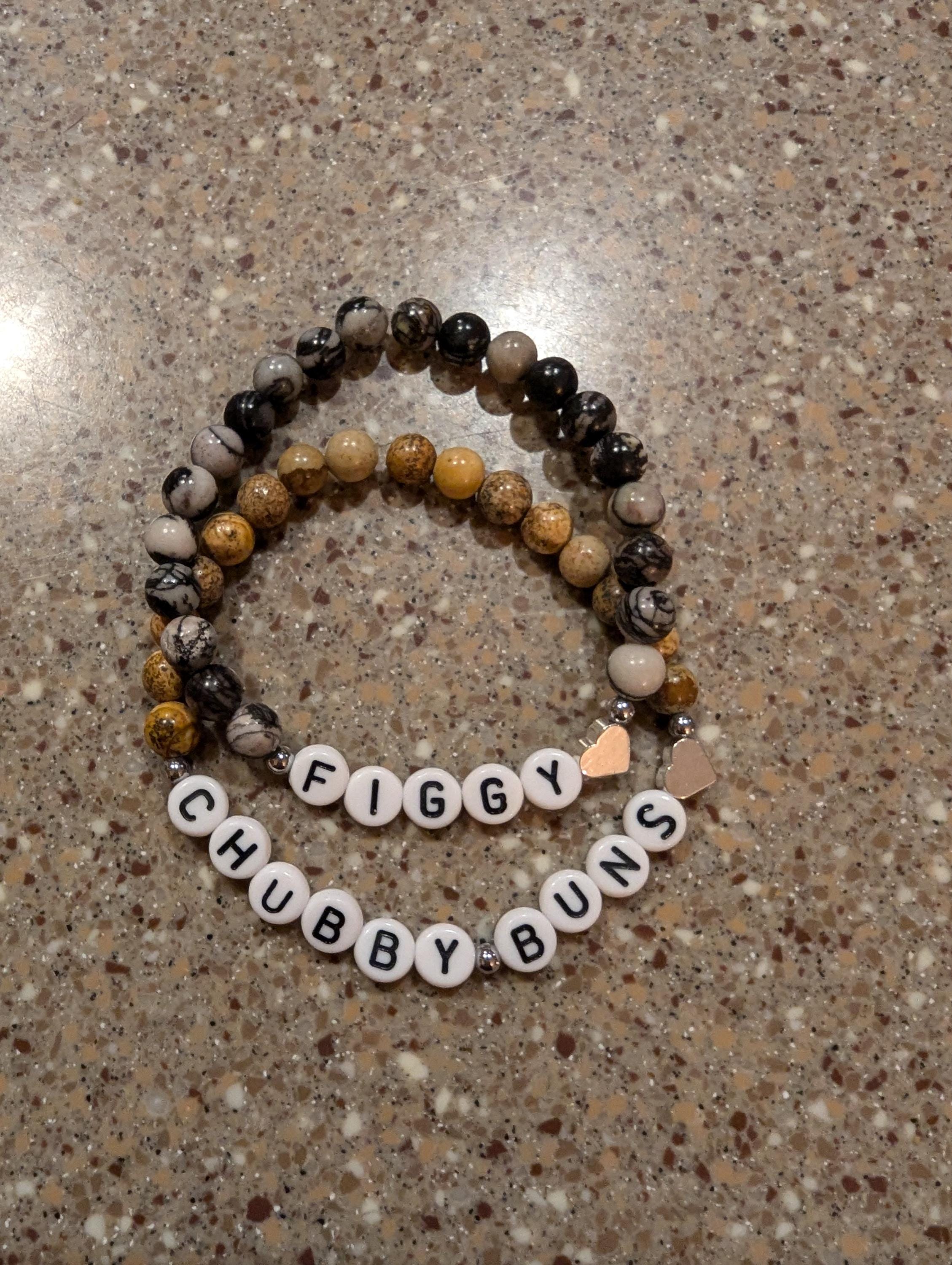 Personalized Pet Name Bone Bracelet with Beads, Gold Bone Bracelet, Stretch Chain, Pet Memorial Jewelry, Gift for Dog Mom/Pet Lovers