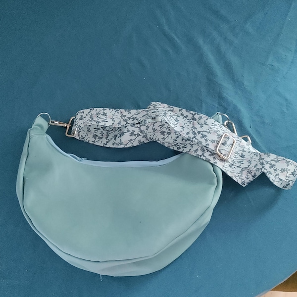 Half Moon Sling Bag With Pockets Sewing Pattern | Crescent Moon Bag ...
