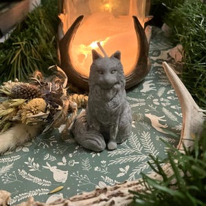 Medium Witch Cauldron Candle Decor (150g) | Soy Wax | Enchanted Forest Scents | Witchy Gift for Her | Cute Holiday Home Decoration Present