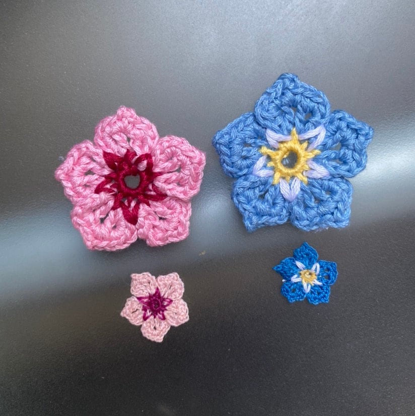 Micro crochet Forget me not and cherry blossom jewellery pattern, crochet flower making tutorial, crochet PDF pattern digital download