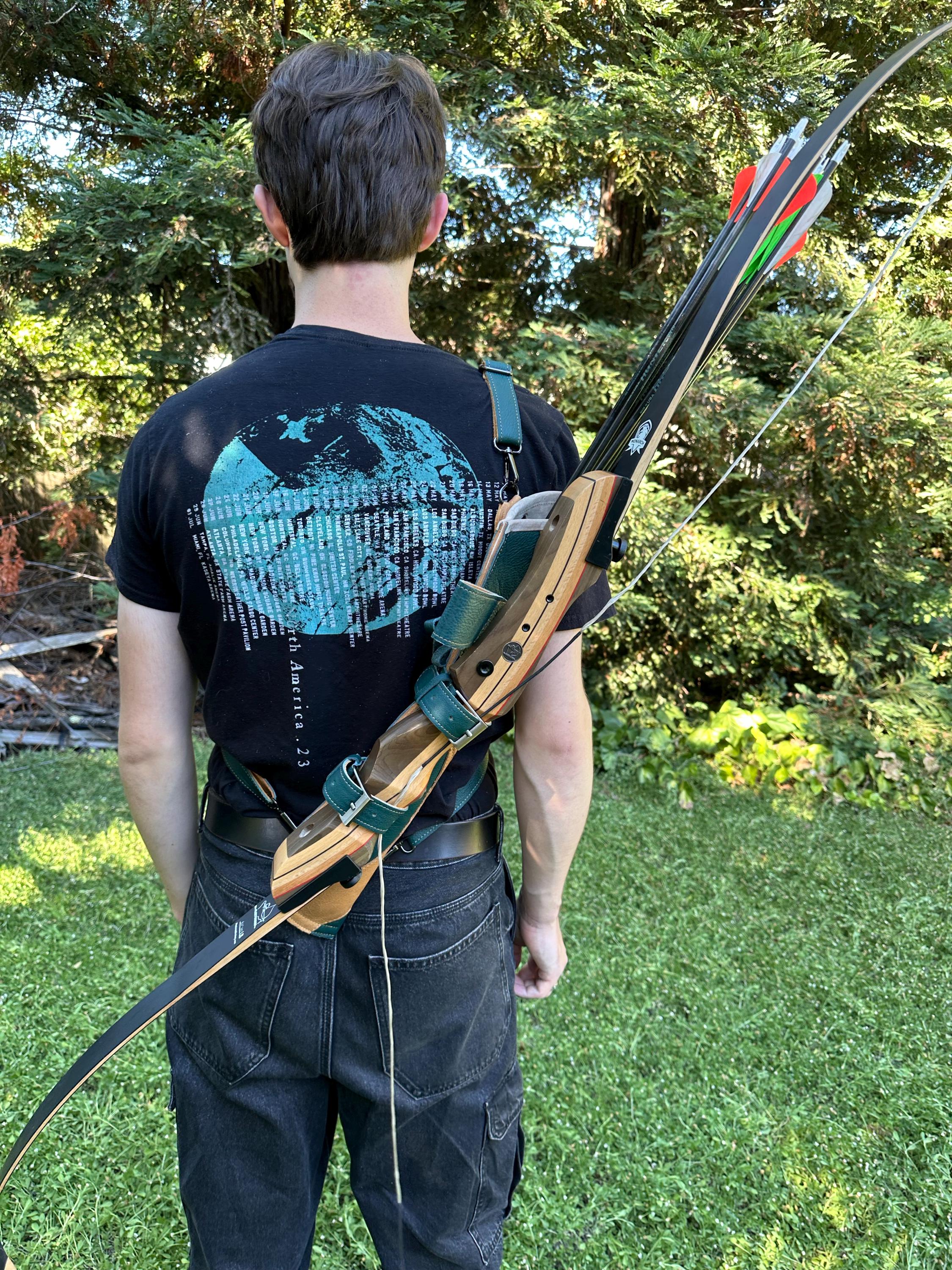 Leather BACK QUIVER for arrows with Bow holding straps