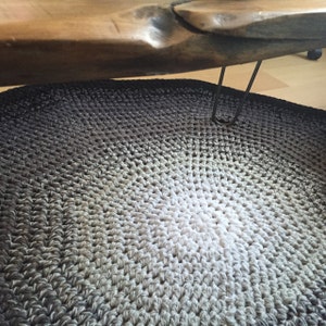 Grande de ganchillo tapete alfombra alfombra oscura cereza | Etsy