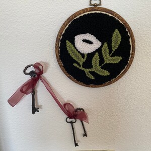 Punch Needle Kit for Beginners | Floral | Black & White | Modern | Embroidery