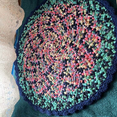 Rug Patterns.pdf PDF Amish Knot Rag Rug Tutorial, Round Rug & Oval Rug Tutorial, AKA ...