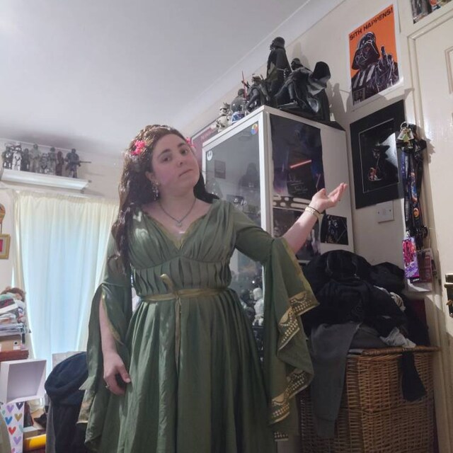 green emerald velvet dress Amazon.com: Womens Princess Leia Wedding Dress Princess and Villain Leia  Costume Skirt with Belt Halloween Outfits (Green, X-Large) : Clothing,  Shoes & Jewelry main image 0