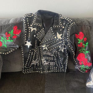 Isidro added a photo of their purchase