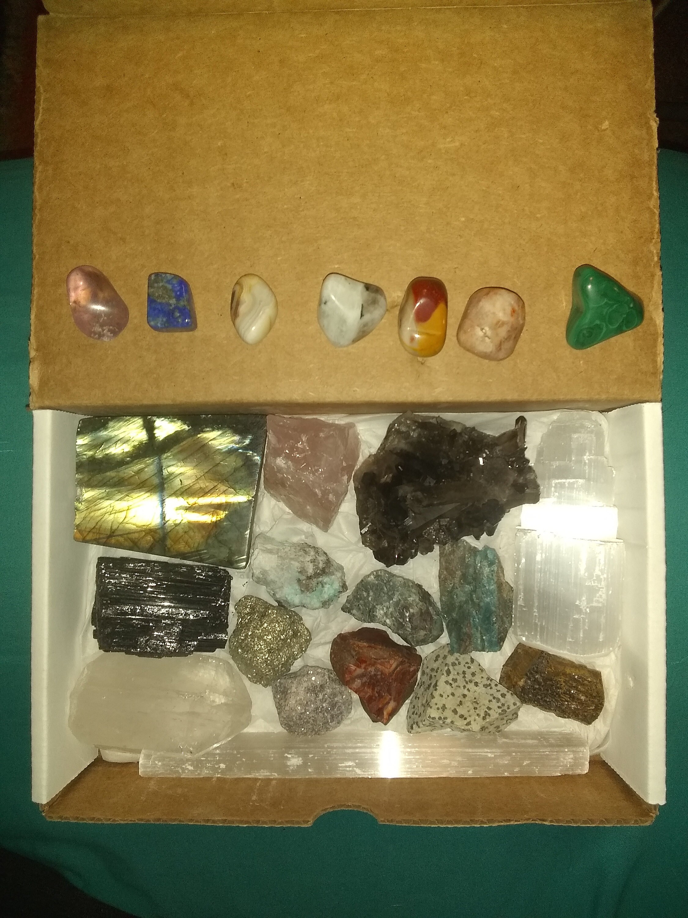 Premium Crystal Kit, 22 pcs Protection Healing Sets PLUS Natural Rough & Tumbled Crystal