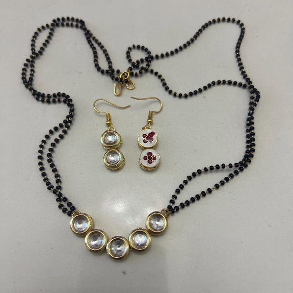 Kundan Neckpiece With Earrings-Glamourental main image 1