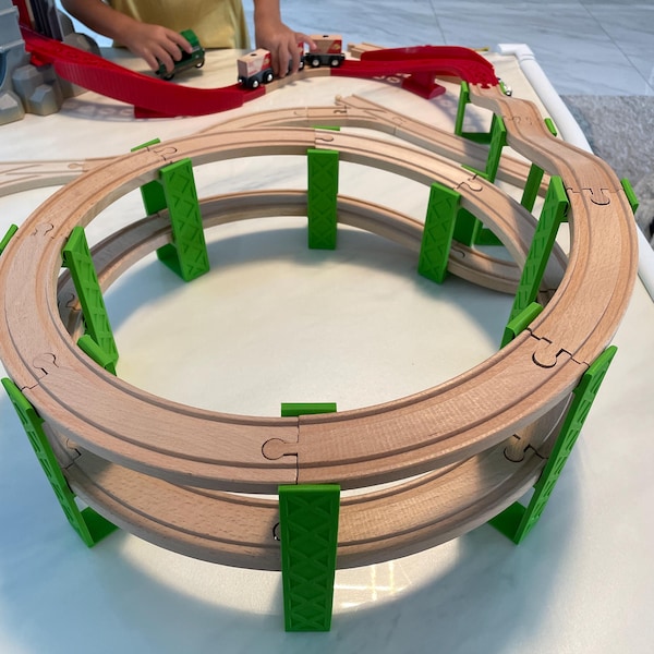 Briocks Spiraalrailhouder Voor Houten Treinen – 4 Niveaus – Compatibel Met BRIO, Thomas, IKEA, Melissa & Doug En Meer