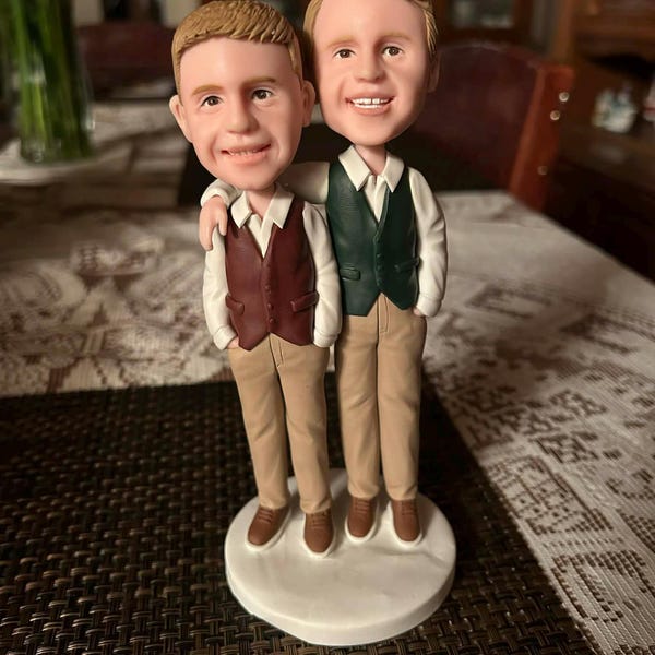 Richard's Etsy review photo of a Custom couple bobblehead