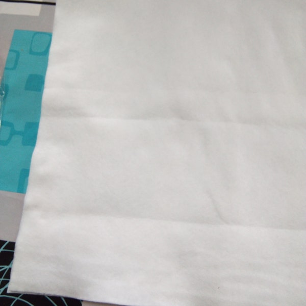 Lot De 8 Coupons Tissu Patchwork 20x20cm - Motifs Noël Fleuris Sur Coton