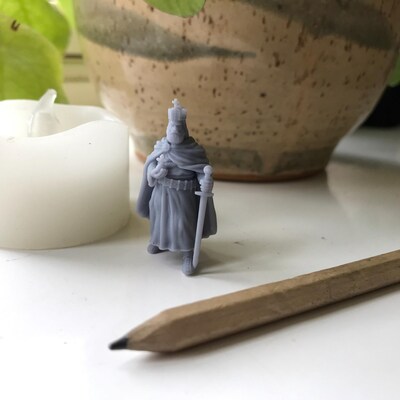 Yellow Cultist D&amp;D Villain 3D Printed Resin Miniature by Astland 3D ...