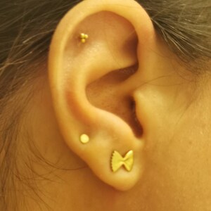 thumbnail image 2 of Triple Ball Trinity Internally Threaded Tragus Helix Conch Labret 2 of 11