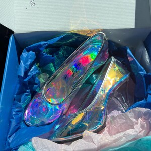 シンデレラのガラスの靴のウェディングシューズ、おとぎ話の