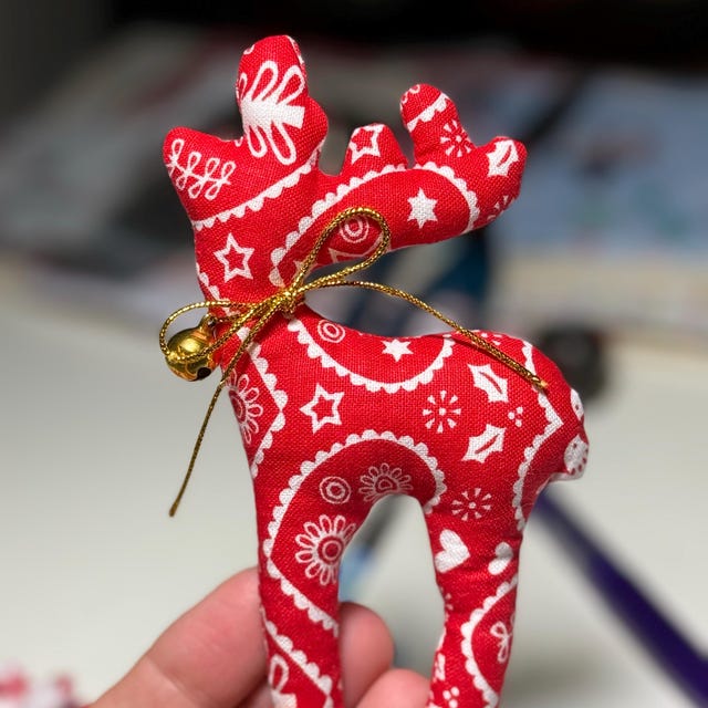 free-reindeer-pattern-to-sew-gathered