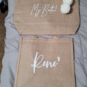  linsuiyyds Monogram Tote Bags for Women,Personalized Large Jute  Beach Bags, Inner Pocket and Makeup Bag, Great Gifts for Teachers  Appreciation, Friends, Bridesmaids, Mom, Birthday : Clothing, Shoes &  Jewelry