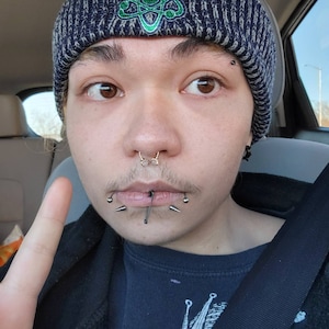 Horseshoe labret deals piercing