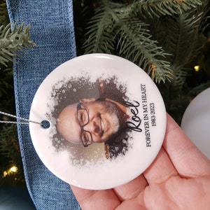 Weihnachtsornament 'Abschlussklasse 2025' – Persönliche Keramik-Kugel Als Erinnerungsgeschenk Zum Schulabschluss