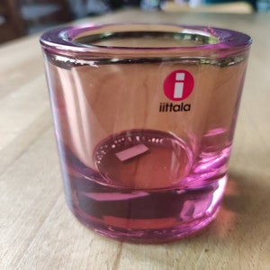 イッタラ　kivi ローズオリーブ　 イッタラ: Roseolive KIVI Votive 1 つ、デザイン: Heikki Orvola