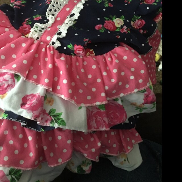 womens ruffle capris