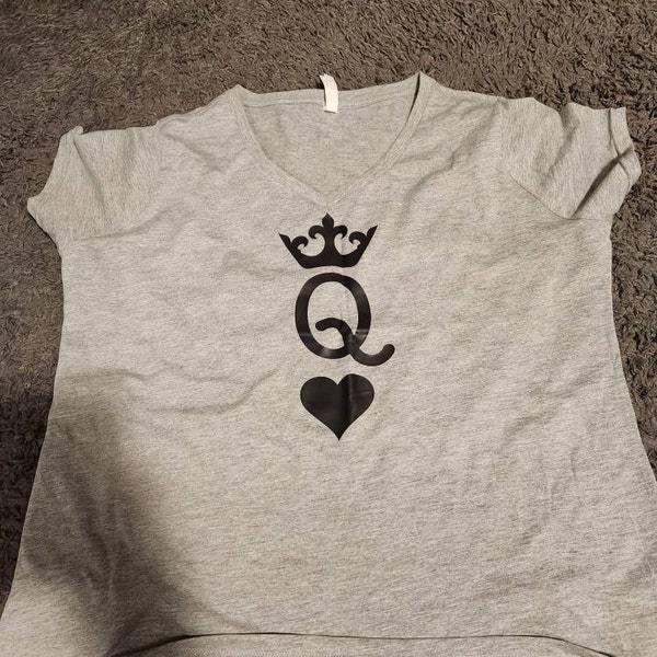 T-shirt Personnalisé 'Queens Are Born' Avec Date - Col V, 100% Coton, Tailles S à 3XL