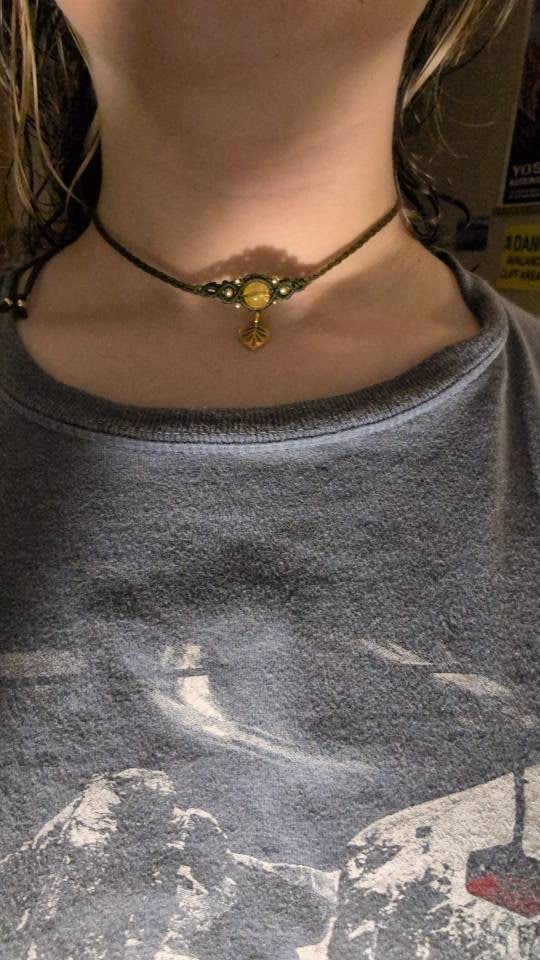 Leaf - Healing Crystal Macrame Choker, boho hippie choker necklace, bohemian jewelry, leaf jewelry, customizable choker, elven jewelry
