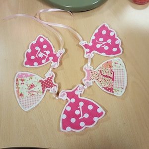 Buyer photo Kelly Jones, who reviewed this item with the Etsy app for Android.