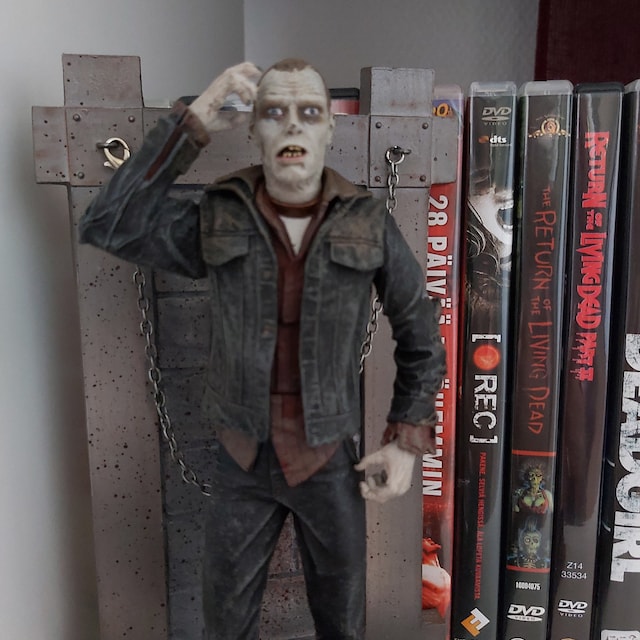 Zombie Dolls Day Of The Dead Dr. Tongue 14-Inch Collector Plush 80s Horror Movie Stuffed Animal O 719185