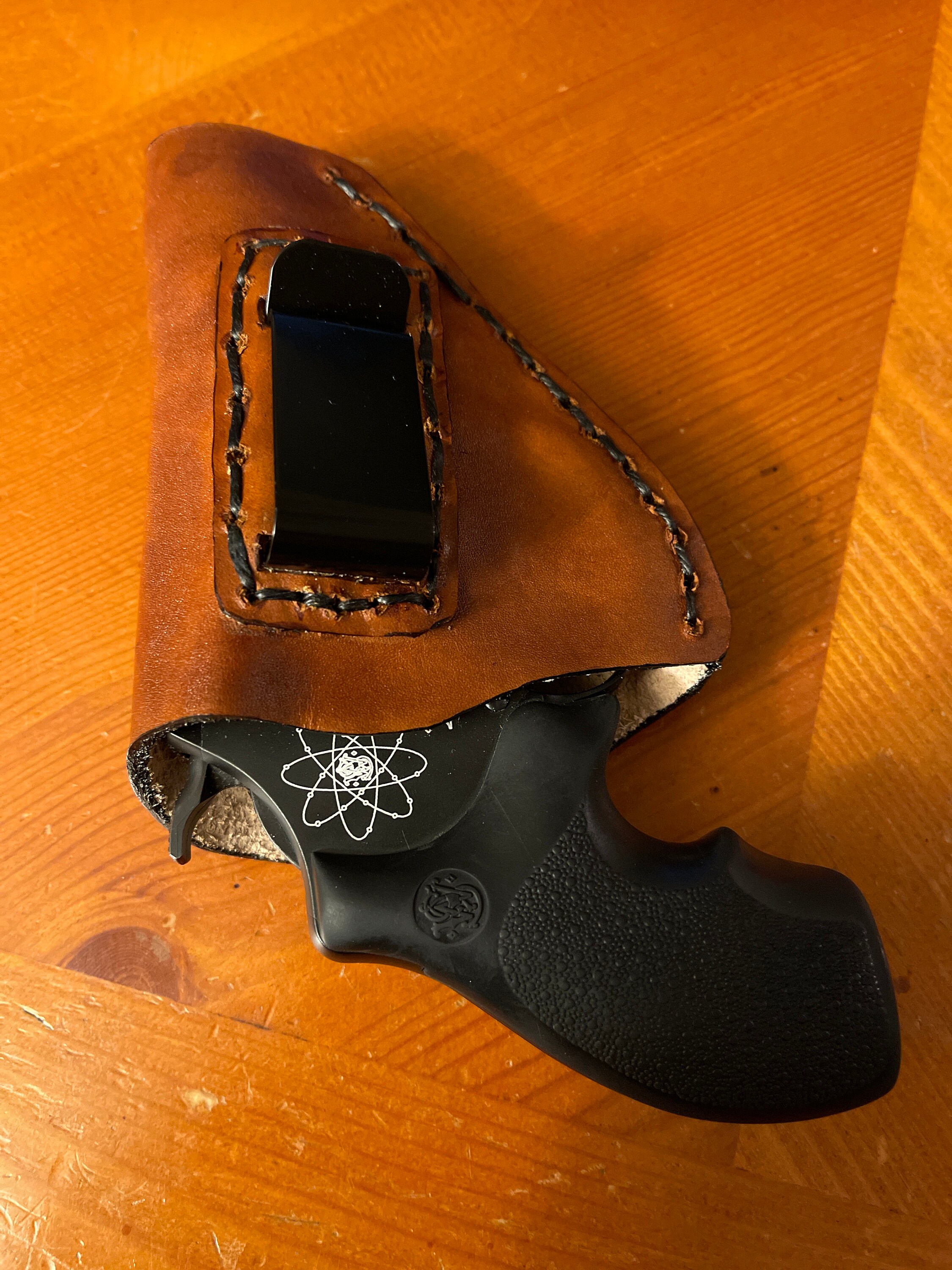 Smith & Wesson Leather Holster, J Frame Brown Concealed or Open Carry with Belt Clip, Right or Left Handed
