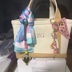 Zulai added a photo of their purchase