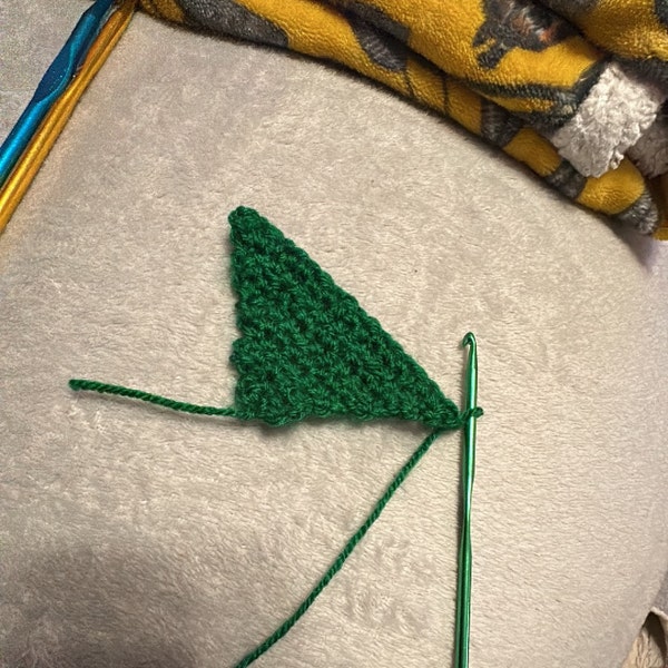 CROCHET PATTERN + VIDEO - Never Ending Shawl - Bottom-up Triangle Shawl ...