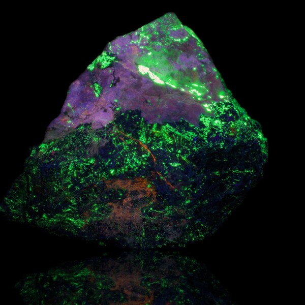 SW + LW UV Fluorescent Daylight Green Willemite W/ Glaucochroite ...