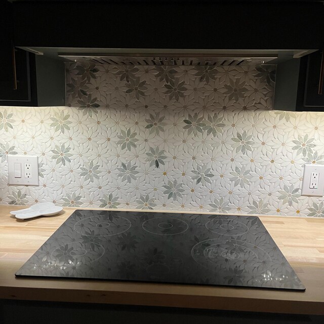 Ming Green, Thassos White, and Honey Onyx Daisy Pattern Marble